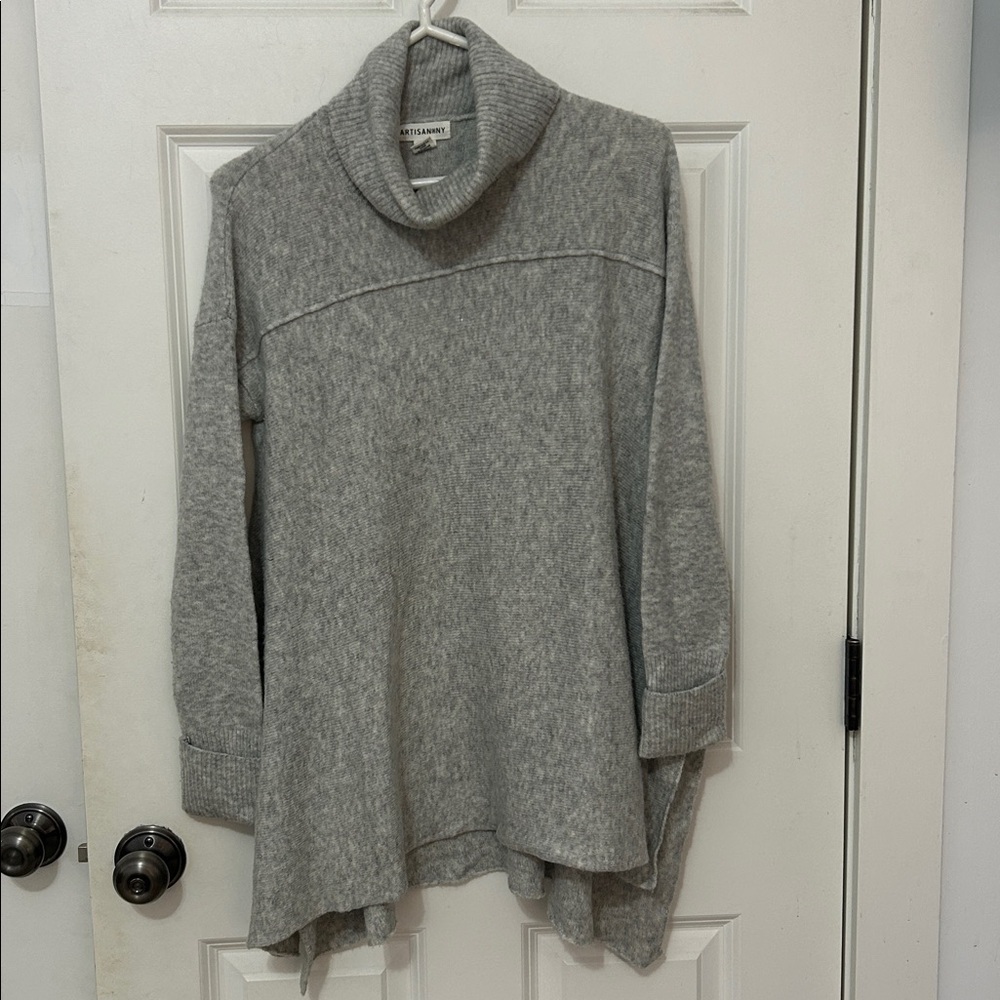 Artisan NY oversized turtleneck sweater size XS gray